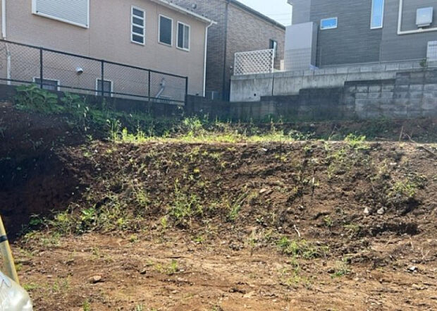 【外観_2】外観は建物の第一印象を決める重要な要素です。複数の方向から見ることで、建物の存在感や周辺との調和、デザインの良さなどがより明確に分かります。お気に入りの建物を見つけてみてください。