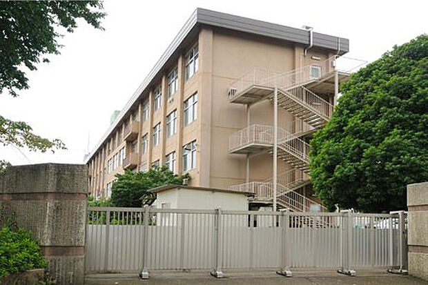 由木中学校(約737m)