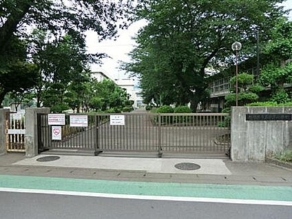 双葉小学校 718m(徒歩9分)