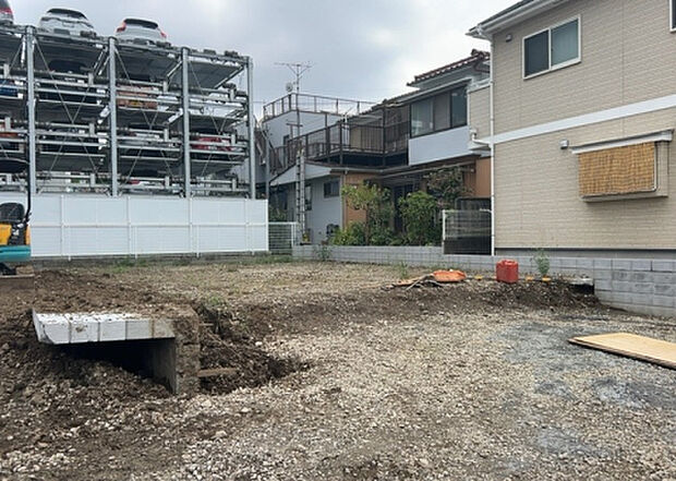 【外観_2】外観は建物の第一印象を決める重要な要素です。複数の方向から見ることで、建物の存在感や周辺との調和、デザインの良さなどがより明確に分かります。お気に入りの建物を見つけてみてください。