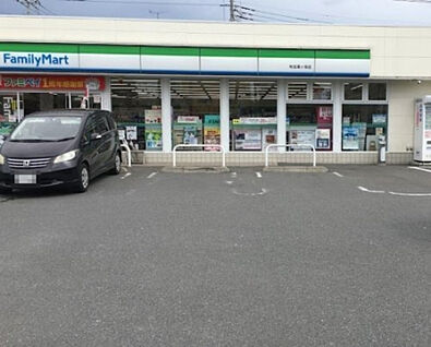 ファミリーマート　町田高ヶ坂店 739m(徒歩10分)