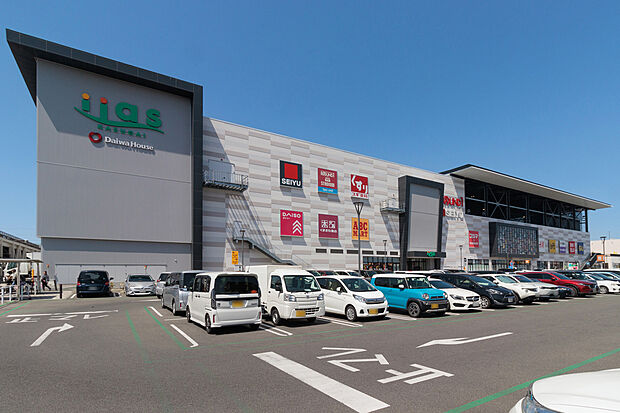 イーアス春日井（西友・スギ薬局・ダイソー・コジマ×ビックカメ（約2,800m）