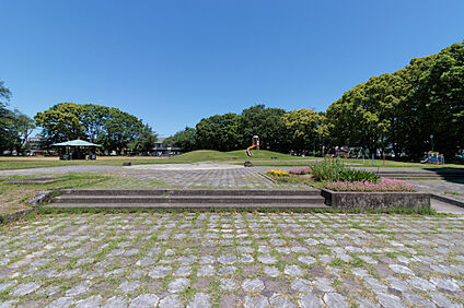 勇助山公園 320m(徒歩4分)