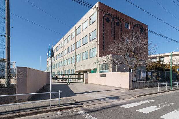 相原小学校（約80m）