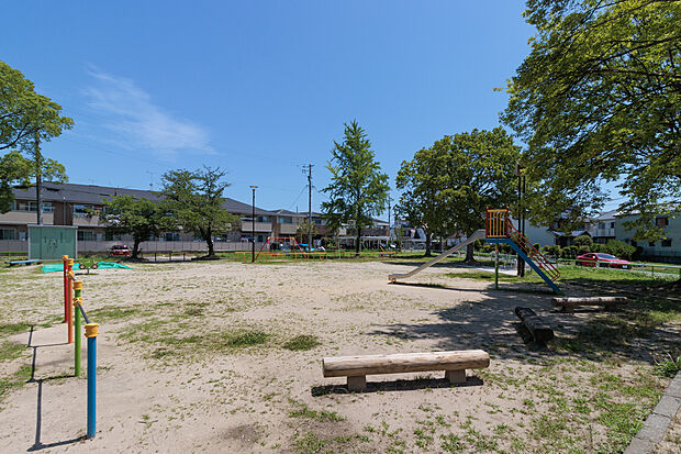 瓦田公園（約240m）
