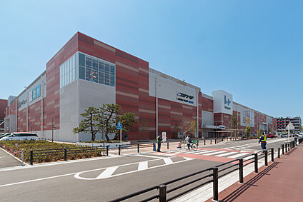 ららぽーと安城 2300m(自動車6分)