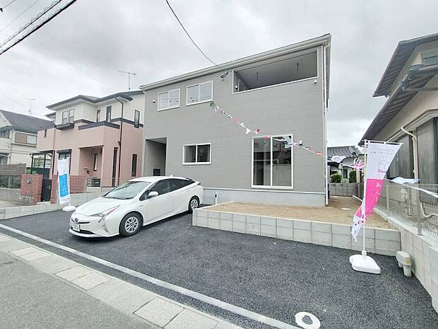 【外観1】出し入れしやすい駐車場(2台可)