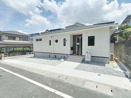 外観・右