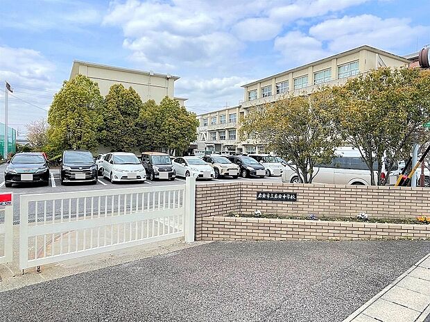 岩倉市立岩倉中学校