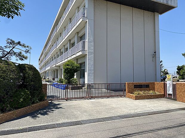 北名古屋市立白木小学校(約700m)