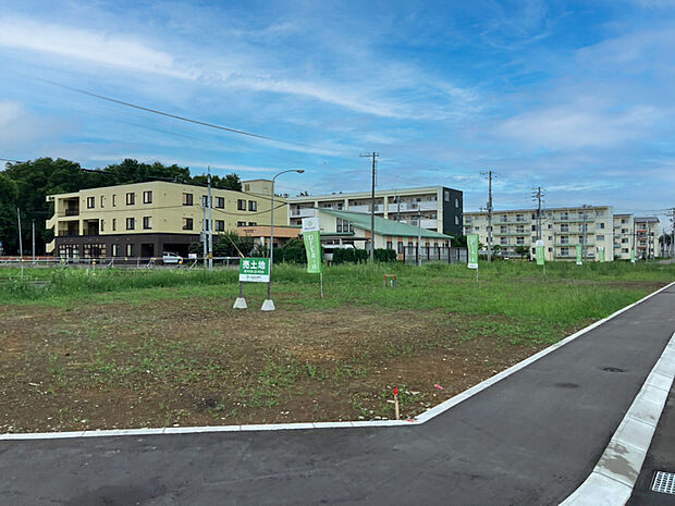 【現地写真】
周辺は低層住居専用地域の閑静な住宅街のため住環境良好。子育て世帯にもおすすめです。
（2025年8月撮影）