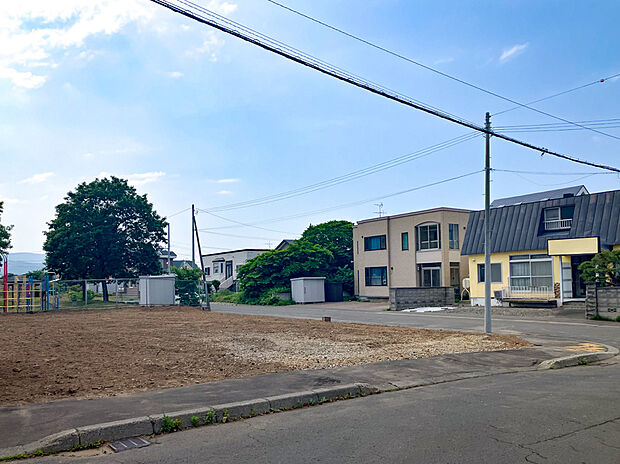 【現地写真】
現在更地のため、スムーズなご建築が可能です。即お引渡しも可能です。
(2025年6月撮影)