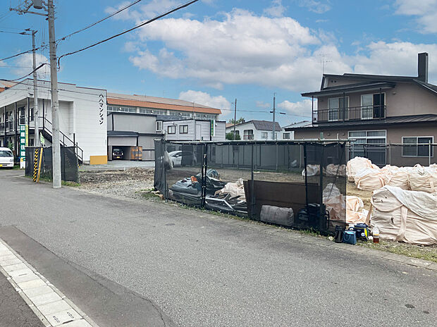 【現地写真】
全区画が南側道路に面し陽当り良好。暖かい陽射しの感じられるお住まいが建てられそうですね。
（2025年8月撮影）