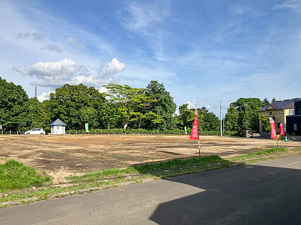 【現地写真】
夢が広がるゆとりの敷地。建築プランもご用意しております。ぜひお気軽にお問い合わせください。
（2025年9月撮影）