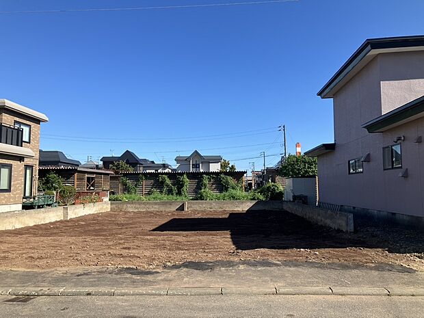 【現地写真】
最寄り駅は「発寒」駅。新発寒エリアに登場の売地です。ゆとりある土地のため、間取りの自由度が高まり、夢も広がります。
(2026年8月撮影)
