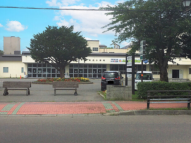 千歳市立末広小学校（約190m）