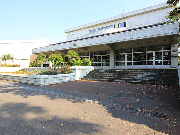 平岡中学校（約1,680m）