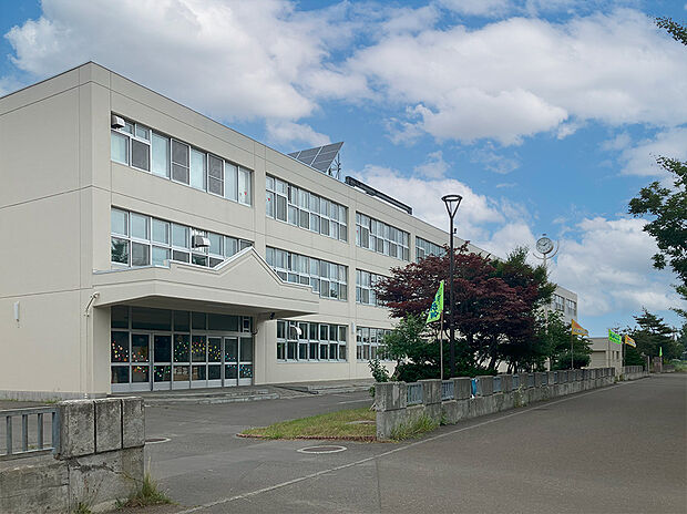 手稲北小学校(約1,200m)