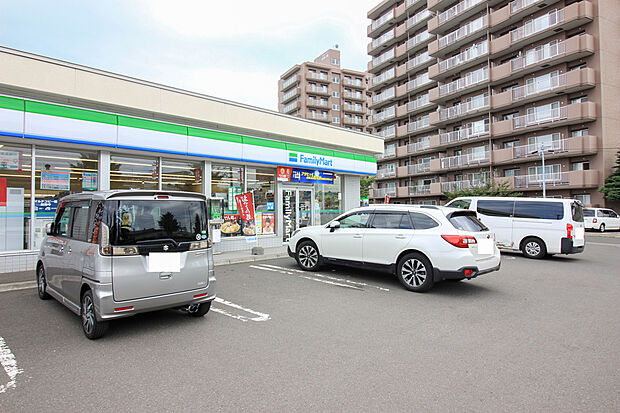 ファミリーマート札幌稲穂1条店（約350m）