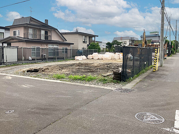 【【現地写真】】敷地面積を有効に活用した建物が建てやすい整形地です。現在更地のため現地の状況もご確認いただけます。
（2025年8月撮影）
