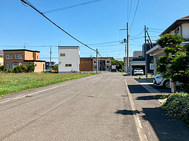 【【現地写真】】徒歩10分圏内には、教育機関や買物施設が揃い便利な環境。子育にも優しい立地です。
(2025年7月撮影)