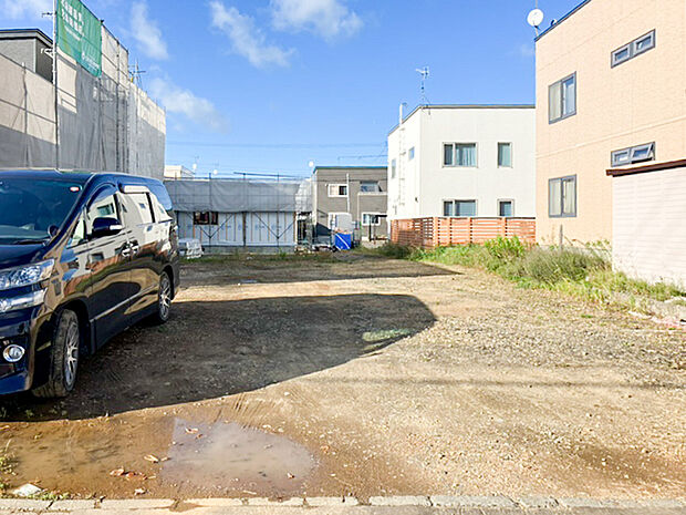 【【現地写真】】2025年12月完成予定。お引渡しは2026年2月を予定しております。完成するのが楽しみですね。
（2025年9月撮影）