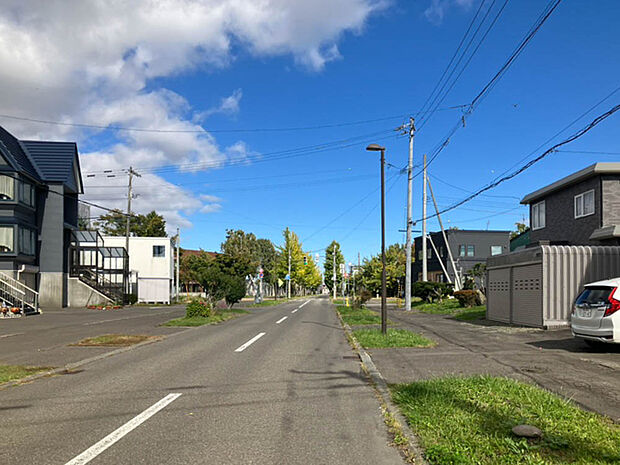 【【現地写真】】徒歩圏内には教育機関や生活利便施設が揃い住環境良好。子育てにも優しい立地です。
(2025年10月撮影)