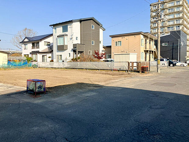 【【現地写真】】現在更地につきスムーズに建築を開始できます。ゆったりとした敷地面積で、カースペースやお庭の設計もご検討可能です。
(2025年10月撮影)