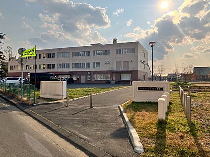釧路中央小学校 550m(徒歩7分)