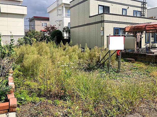 【【現地写真】】光熱費削減にも役立つ太陽光パネル搭載です。暮らしに嬉しい省エネ設備も充実したお住まいです。
(2025年12月撮影）