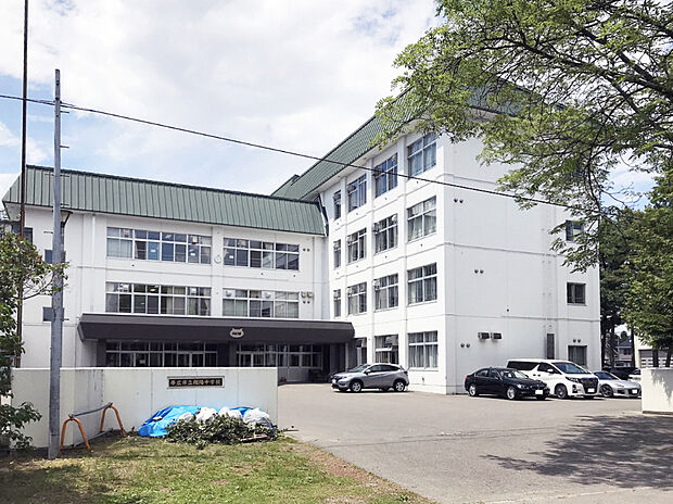 翔陽中学校（約800m）