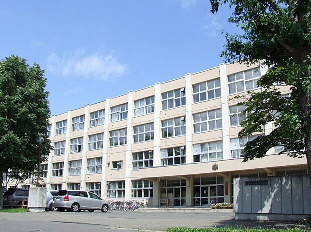 北栄中学校（約800m）