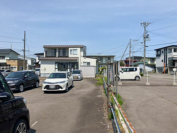【【現地写真】】住環境に配慮された第一種低層住居専用地域の閑静な住宅街。静かな環境で新生活をお過ごしいただけます。
(2026年2月撮影)