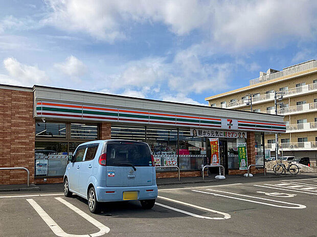 セブンイレブン宮の沢2条店(約560m)