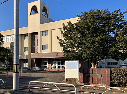 光南小学校 550m(徒歩7分)
