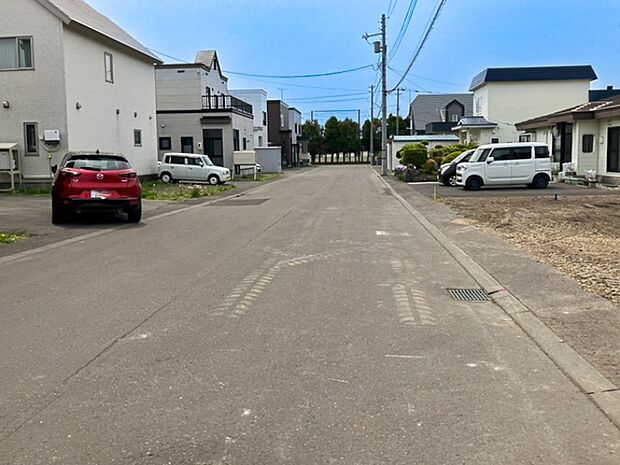 【【現地写真】】徒歩圏内には教育機関や生活利便施設が揃い住環境良好。子育てにも優しい立地です。
(2026年5月撮影）