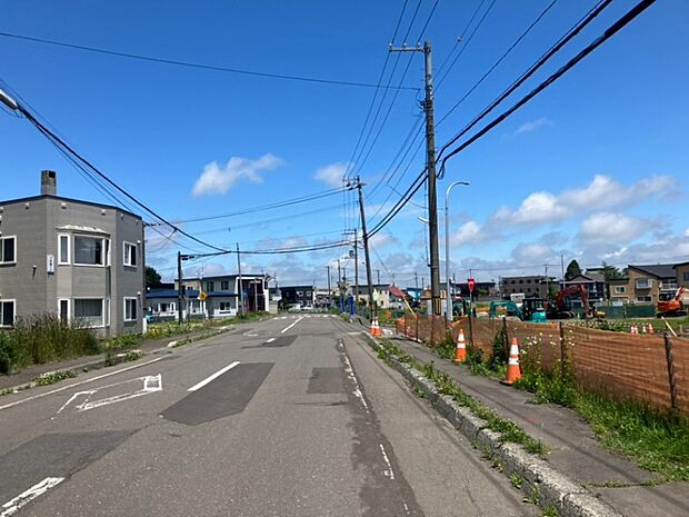 【【現地写真】】「柏小学校」まで徒歩約3分、「恵庭中学校」まで徒歩約4分とお子様の通学環境も良好。子育て世帯にもおすすめの物件です。
(2026年6月撮影)