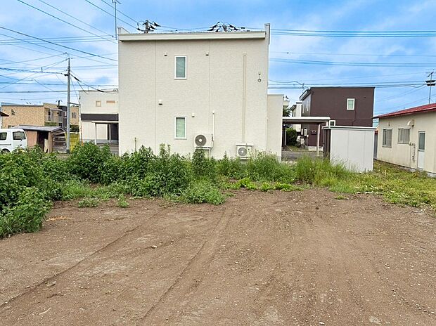 【【現地写真 西】】ファミリー向け3LDKの参考プランがございます。その他多数の建築プランをご用意しておりますので、ぜひお気軽にお問い合わせください。
（2026年7月撮影）