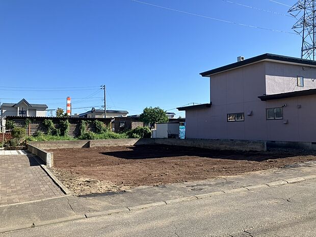 【【現地写真】】解体後更地でのお引渡しになります。解体費用が掛からず、スムーズに建築を進められます。
(2026年8月撮影)