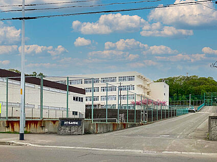 宮の丘中学校 1150m(徒歩15分)