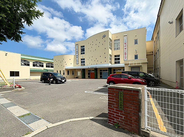 吹上小学校（約1,400m）