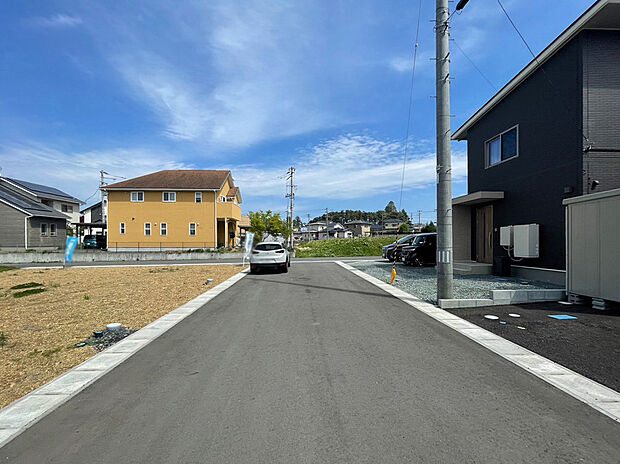 【【現地写真】】徒歩圏内には教育機関や買物施設が揃います。ぜひ周辺環境と合わせて現地をご覧ください。
(2025年7月撮影）