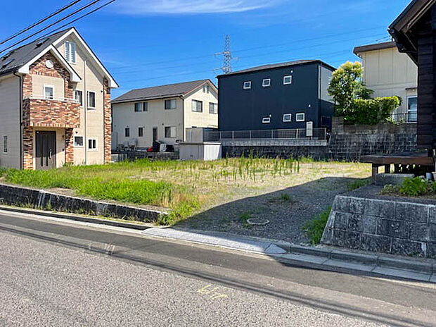 【【現地写真】】周辺は落ち着いた住宅街となっております。2026年2月完成予定。完成するのが楽しみですね。
(2026年1月撮影）