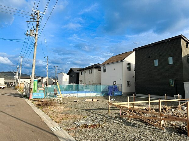 【【現地写真】】周辺は落ち着いた住宅地となっており住環境良好!経済的で地球環境にもやさしい都市ガスエリアも嬉しいポイントです。
(2026年10月撮影)