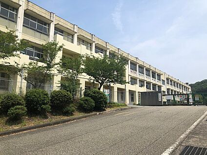 中央小学校 約170ｍ(徒歩25分)