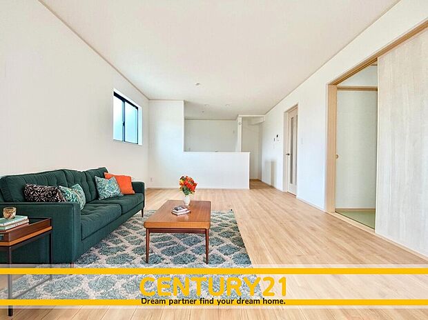 ※家具・CG加工はイメージです。販売価格等には含まれません。
■■憩いのリビング■■
リビングとダイニングの空間機能を活かし、巧みに使い分ける発想が、ライフスタイルに新しいゆとりをもたらします。