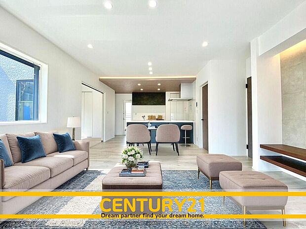 ※家具・CG加工はイメージです。販売価格等には含まれません。
■■憩いのリビング■■
リビングとダイニングの空間機能を活かし、巧みに使い分ける発想が、ライフスタイルに新しいゆとりをもたらします。