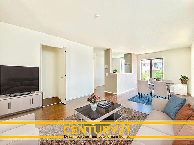 ※家具・CG加工はイメージです。販売価格等には含まれません。
■■憩いのリビング■■
リビングとダイニングの空間機能を活かし、巧みに使い分ける発想が、ライフスタイルに新しいゆとりをもたらします。

