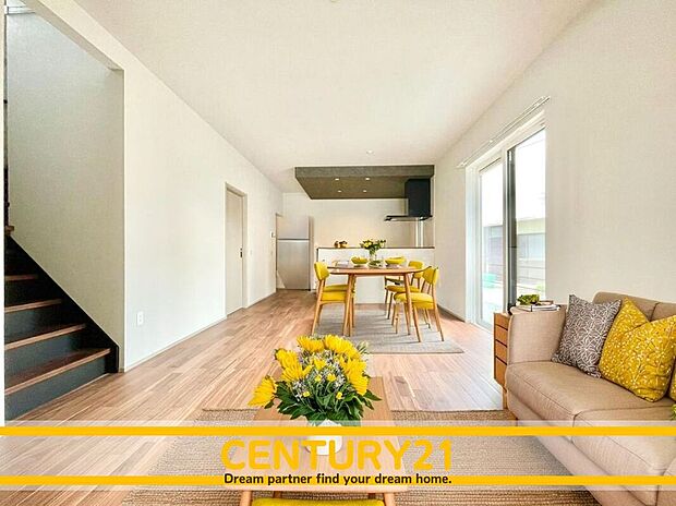 ※家具・CG加工はイメージです。販売価格等には含まれません。
■■憩いのリビング■■
リビングとダイニングの空間機能を活かし、巧みに使い分ける発想が、ライフスタイルに新しいゆとりをもたらします。