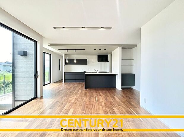 ■■憩いのリビング■■
リビングとダイニングの空間機能を活かし、巧みに使い分ける発想が、ライフスタイルに新しいゆとりをもたらします。